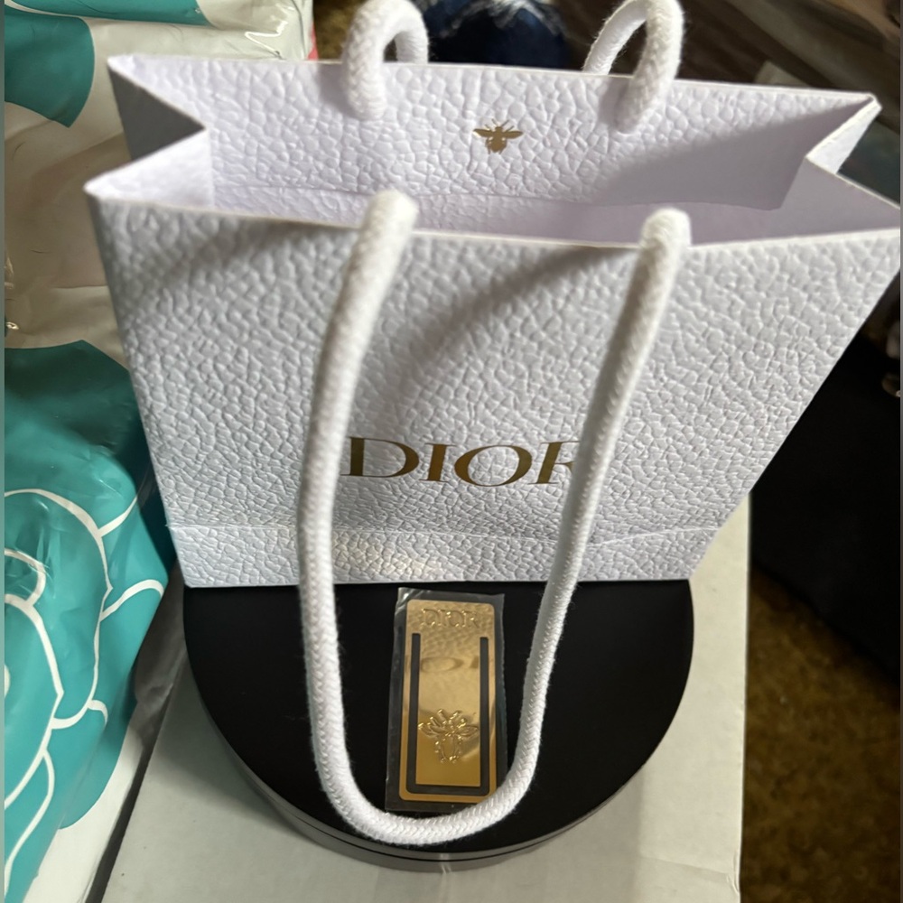 Christian Dior Gold Clip/Bookmark with Bee Design & Dior White w/ Gold Bag! New. - Picture 7 of 8